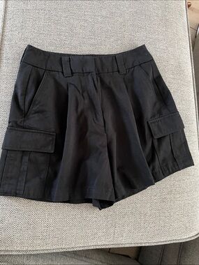 Old Navy Black Cargo Pleated Women's Shorts